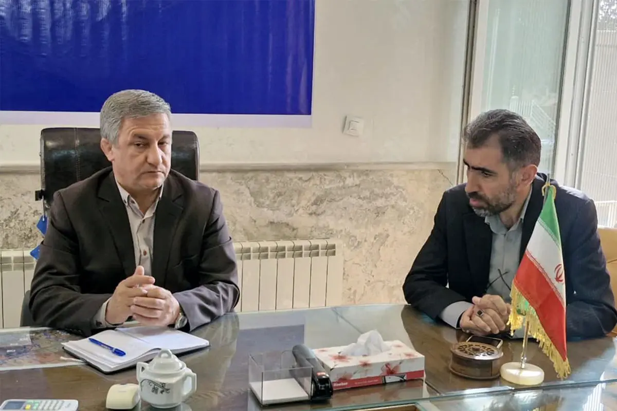 رسانه‌ها در توسعه سیاسی نقش‌آفرینی کنند