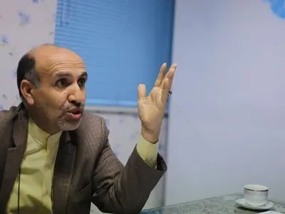 کلیه معافیت‌های مالیاتی باید حذف شوند/ نباید از مراجع داخلی برای طراحی نظام مالیاتی مشورت خواست/ به عده‌ای هم شغل می‌دهند و هم معافیت مالیاتی