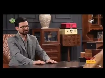توضیح مجری صداوسیما برای اهدای کفن به مهمان‌ها: بچه‌های خلاق ما بین هزاران ایده، مرگ را انتخاب کردند برای پایان برنامه! + فیلم