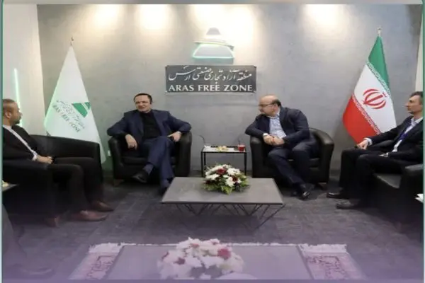 حضور دبیر شورایعالی مناطق آزاد کشور در غرفه ارس