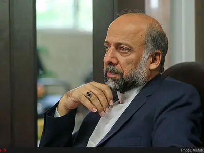 صفر تا صدِ سینمای ایران از صدور مجوز تا اکران/تفاوت‌های تولیدات ایرانی با هالیود و بالیود/عدم اتفاق‌نظر مدیران ارشد نظام درباره سینما