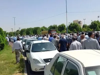 تجمع بازنشستگان تأمین اجتماعی خوزستان برای پیگیری مطالبات صنفی/مصوبه شورای عالی کار اجرا شود+ فیلم