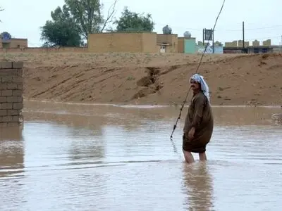 زمین‌های کشاورزان دشت آزادگان به زیر آب رفت/سهل‌انگاری سازمان آب و برق خوزستان در محکم‌کاری سیل‌بندها و لایروبی خروجی‌های کرخه
