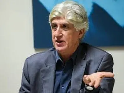 تناقض میان گفتار مسئولان و زندگی فرزندانشان یکی از دردهای مردم است/ آقایان رطب‌ خورده، منع رطب می‌کنند/ ساده‌زیستی مسئولان برای مردم قابل باور نیست