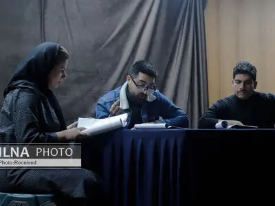 دیالوگ‌های قوی انگیزه انتخاب اثر برای خوانش بود/ «نمایشنامه‌خوانی» فرصتی برای تجربه‌گرایی و تعامل بیشتر با مخاطب است