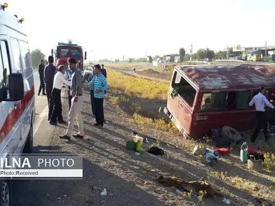 واژگونی مینی‌بوس در مسیر هادیشهر - جلفا ۱۳ مصدوم برجا گذاشت