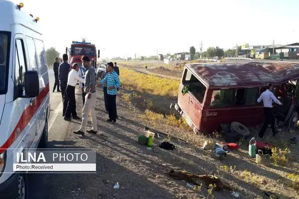 واژگونی مینی‌بوس در مسیر هادیشهر - جلفا ۱۳ مصدوم برجا گذاشت