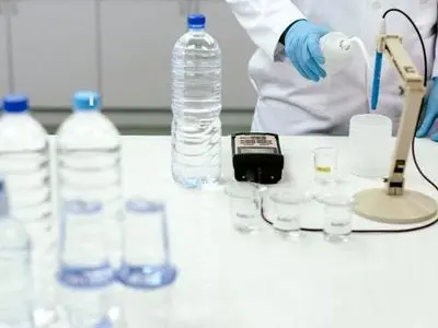 پایش مستمر کیفیت آب شرب مناطق مختلف لرستان در ۲۴ آزمایشگاه 