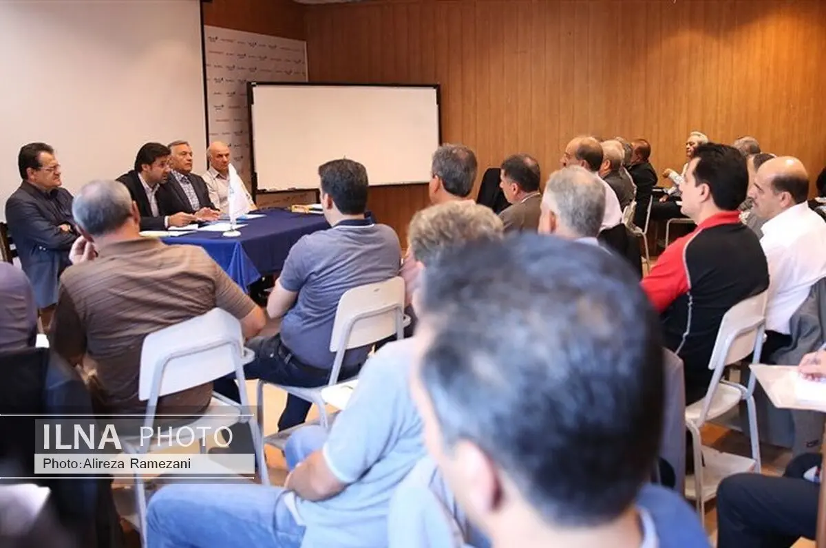افشاردوست: تخلفات‌انضباطی بازیکنان کمتر شده/ درخشنده: قضاوت و نظارت در مشهد و ورامین سخت است