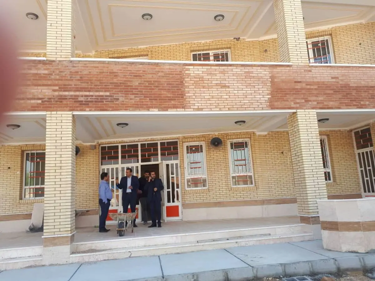 بازدید گلمرادی از مدرسه خیرساز شرکت پتروشیمی مارون 