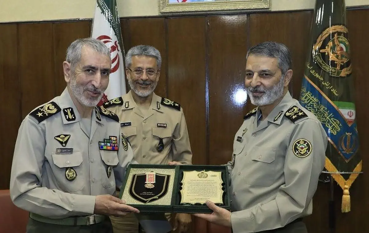 تجلیل امیر سرلشکر موسوی از پنج فرمانده پیشکسوت ارتش 