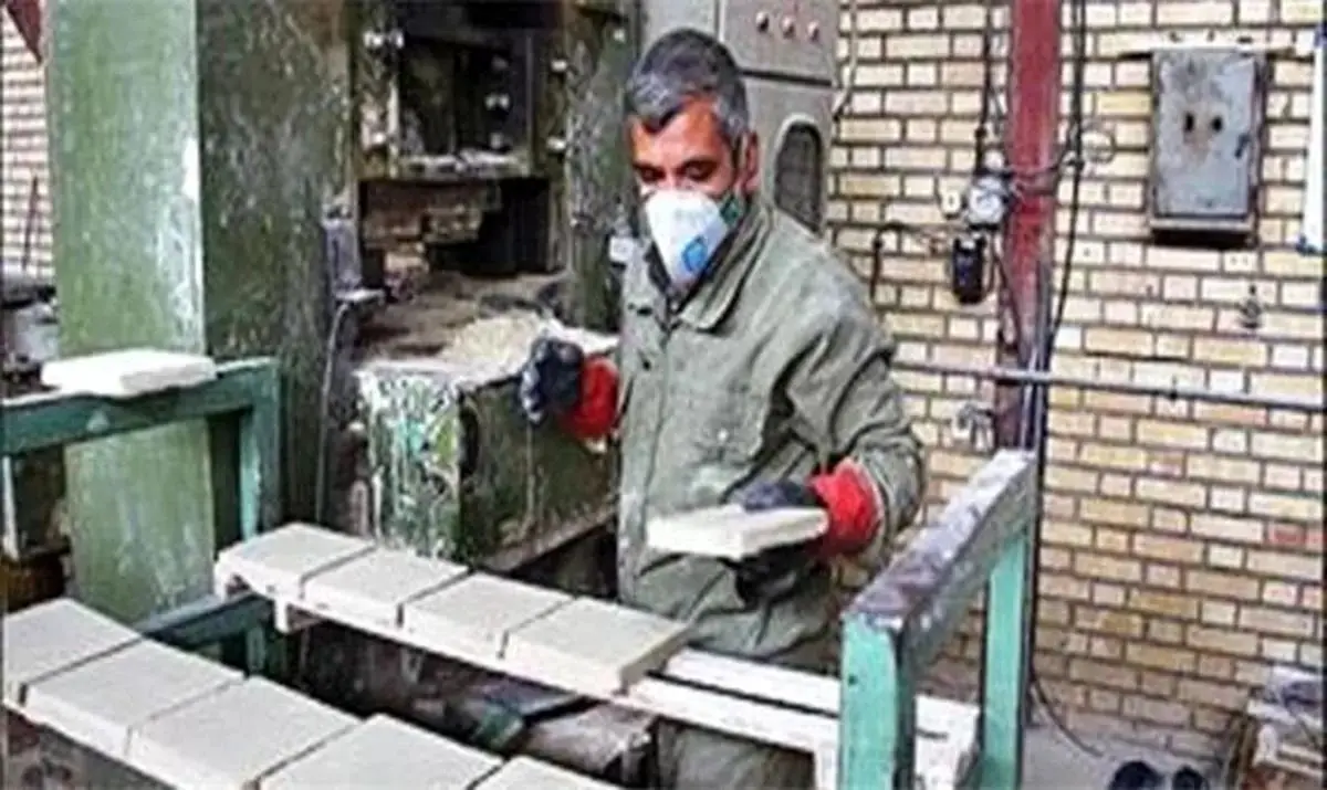 روایت بلاتکلیفی کارگران قدیمی «سامان کاشی» برای دریافت مطالبات معوقه