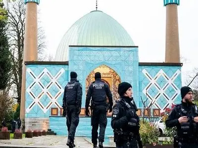 دولت آلمان در حمله به مرکز اسلامی هامبورگ دچار بحران گفتمانی شده/ نفوذ لابی‌های صهیونیستی در آلمان استقلال را از این کشور گرفته است