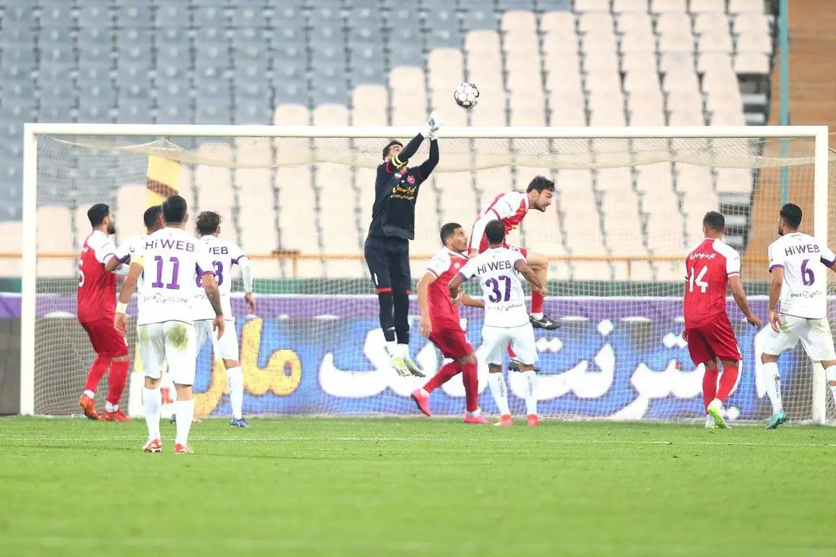 نگاه‌ها به اورونوف و شجاعیان/ هوادار پرسپولیس را به صدر می‌رساند؟