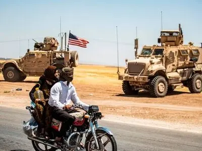 وقوع انفجار و عملیات هلی برن در نزدیکی پایگاه ائتلاف بین‌المللی در دیرالزور