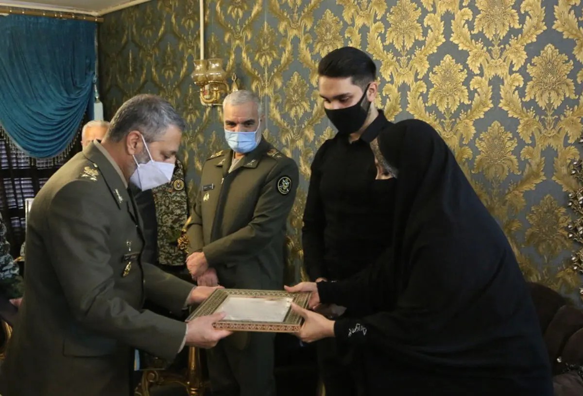 سرلشکر موسوی با خانواده شهید سرتیپ دوم جلیلوند دیدار کرد