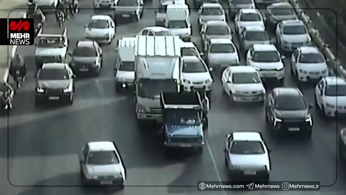 هم اکنون تصادف دو خودرو و ایجاد اختلال و ترافیک در مسیر بزرگراه شهید زین الدین تهران + فیلم