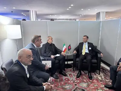 Pezeshkian meets Bangladesh PM in New York