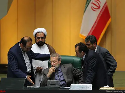 لاریجانی: سلوک امریکا تجاه مراسلة 'برس تی فی' هو مثال علی سیاستها الخاطئة
