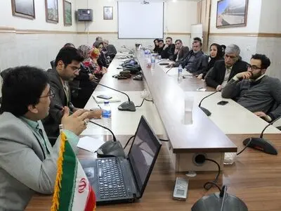 نشست انجمن تاریانا با محوریت «تهدید وحدت ملی با تدریس به زبان مادری» در اهواز برگزار شد