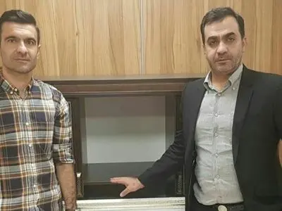وحید حمدی نژاد آبی پوش شد