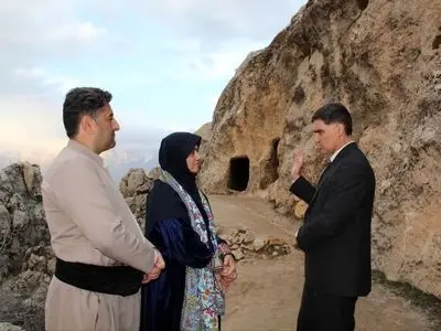 بازدید معاون صنایع‌دستی کشور از غار دستکند خالو حسین کوهکن