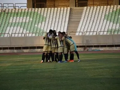 سرمربی قشقایی: برخی هواداران به ما کمک مالی داشتند