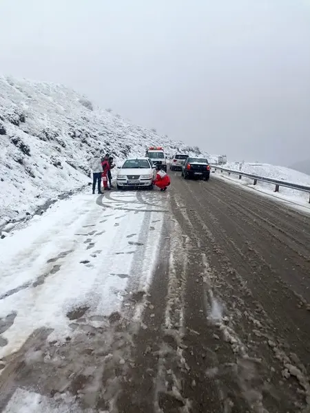 امدادرسانی هلال‌احمر به ۲۵۱ مسافر نوروزی گرفتار در جاده‌های زنجان