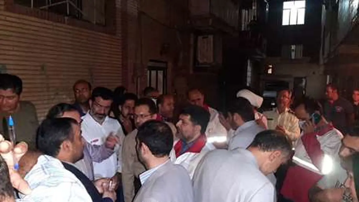 احتمال ریزش ساختمان در کرج/ اسکان و تخلیه ساکنین توسط هلال احمر