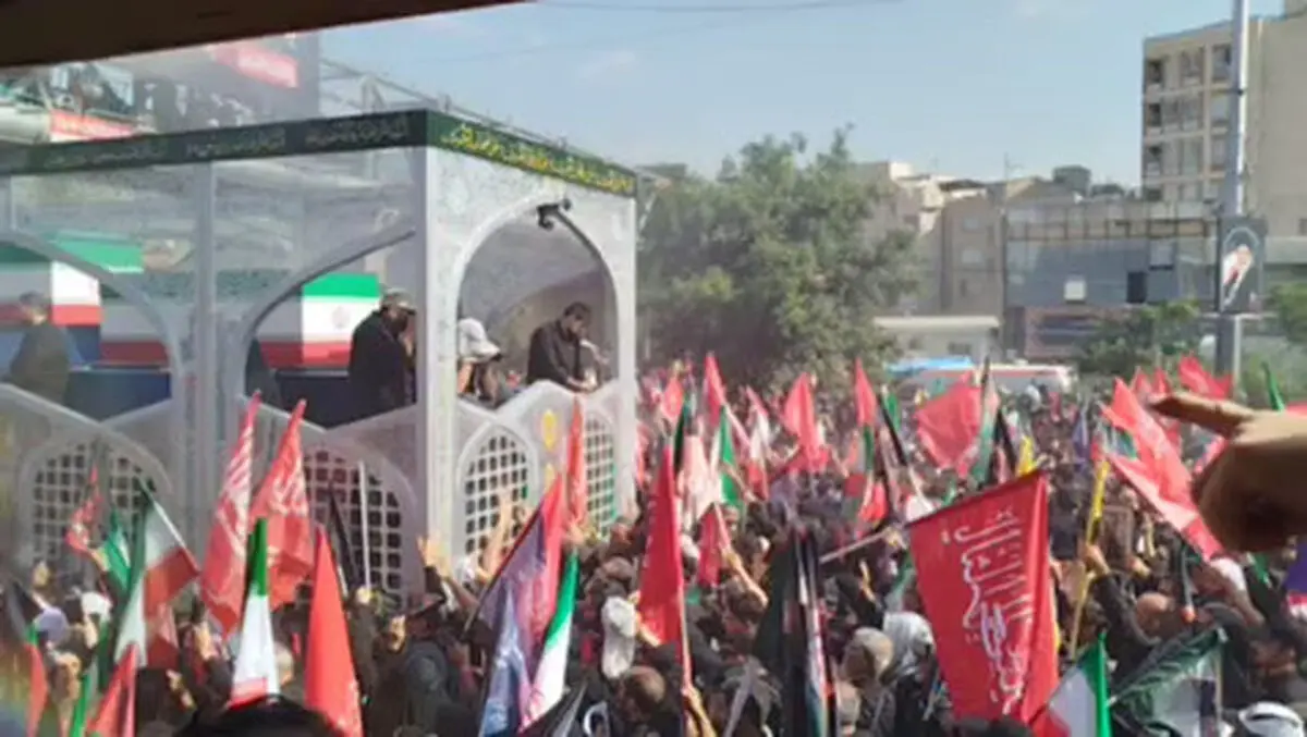 حضور پرشور عزاداران در تشییع پیکر مطهر امام شهید انقلاب؛ وداعی تاریخی با رهبری که نامش در حافظه این سرزمین ماندگار خواهد ماند + فیلم