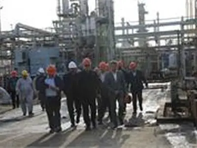 از راه‌اندازی نخستین بویلر هیدروژن‌سوز صنعت پتروشیمی ایران و کلنگ زنی چند پروژه تا تاکید بر احیای پتروشیمی آبادان