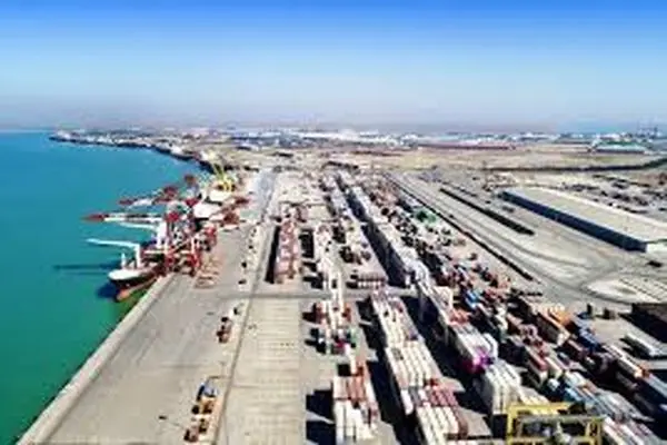 بیش از هزار تن مواد اولیه پتروشیمی قائد بصیر با ورود قضایی دادستان بندر امام خمینی (ره) ترخیص شد