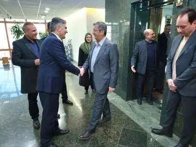 «همتی» بانک مرکزی را تحویل گرفت