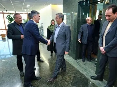 «همتی» بانک مرکزی را تحویل گرفت