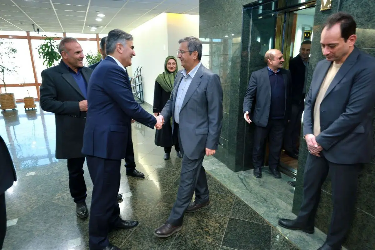 «همتی» بانک مرکزی را تحویل گرفت