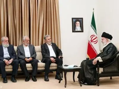 لدى استقبال النخالة.. قائد الثورة: یحق للقادة الصهاینة ان یقلقوا بشان عدم بلوغ کیانهم سن الثمانین