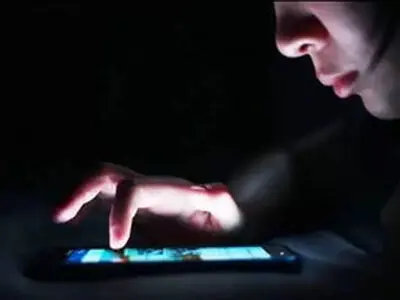 نور آبی و بی‌خوابی
