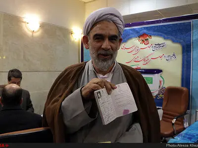 حجت‌الاسلام محسن قمی کاندیدای خبرگان شد