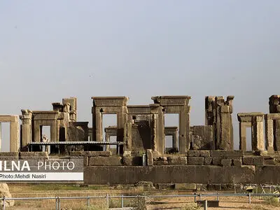 تخت جمشید، پاسارگاد، چغازنبیل و سایر پایگاه‌های میراث‌فرهنگی تعطیل شدند