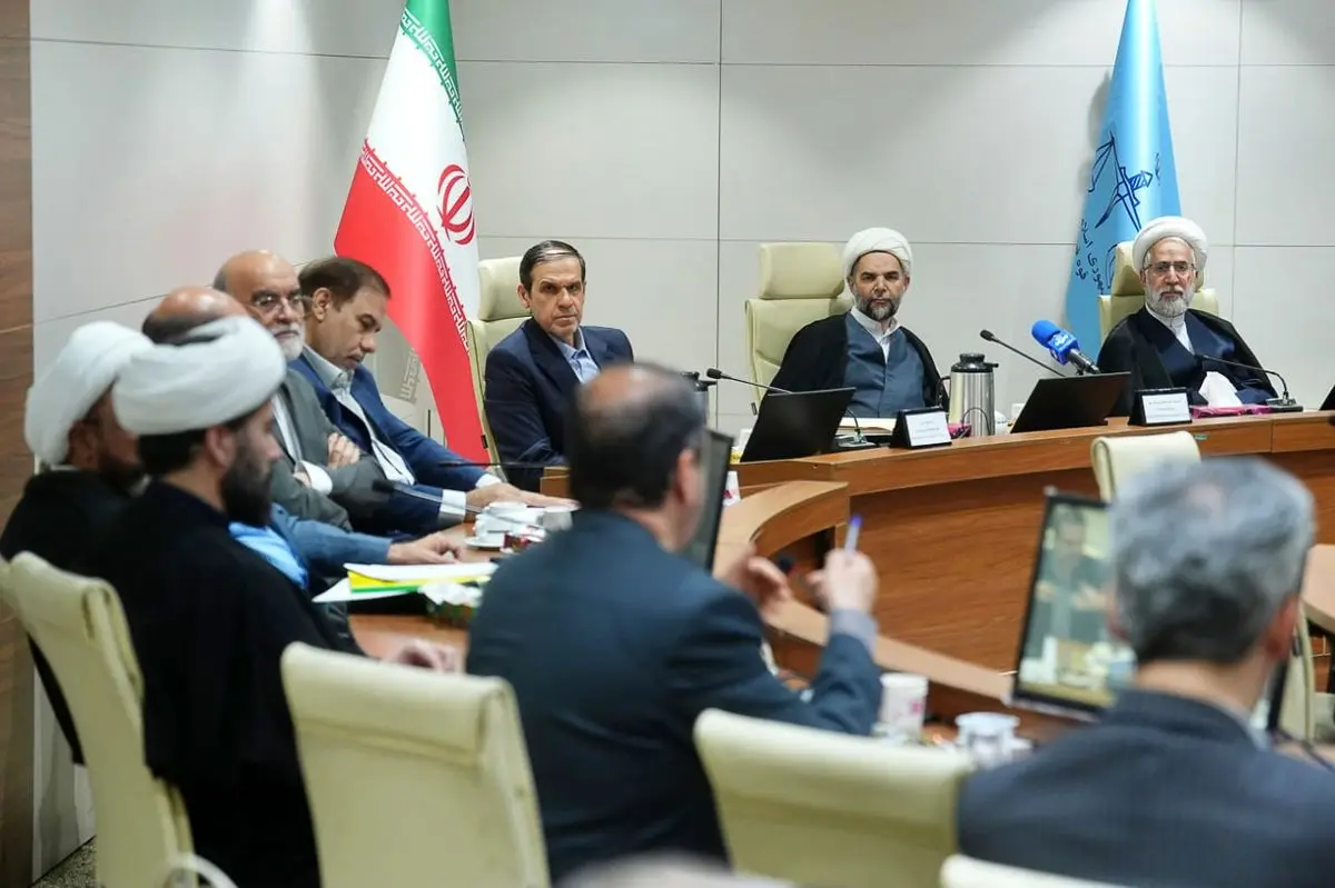 بخشی از گرانی‌ها به سوءاستفاده افراد خائن و مفسد بازمی‌گردد/ باید با اخلالگران نظام اقتصادی برخوردی قاطع و سنگین صورت گیرد 