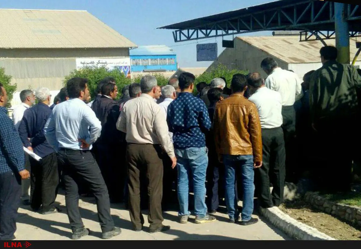 تجمع کارگران فصلی نی‌بر هفت‌تپه برای معوقات بیمه‌ای