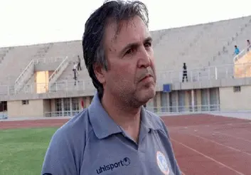 زرینچه: حق من نبود بگویند زرینچه حیا کن، استقلال را رها کن/ آقایان 250 میلیون پول رضایتنامه بازیکنان را برمی داشتند/ سر طلب پروپئیچ استقلال به لیگ دو سقوط کرد