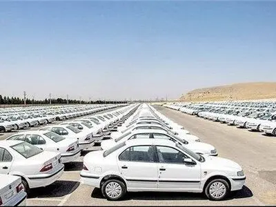 دولت در سال جدید اشتباه قبلی خود را تکرار نکند/خودروسازی از انحصار دولت خارج شود