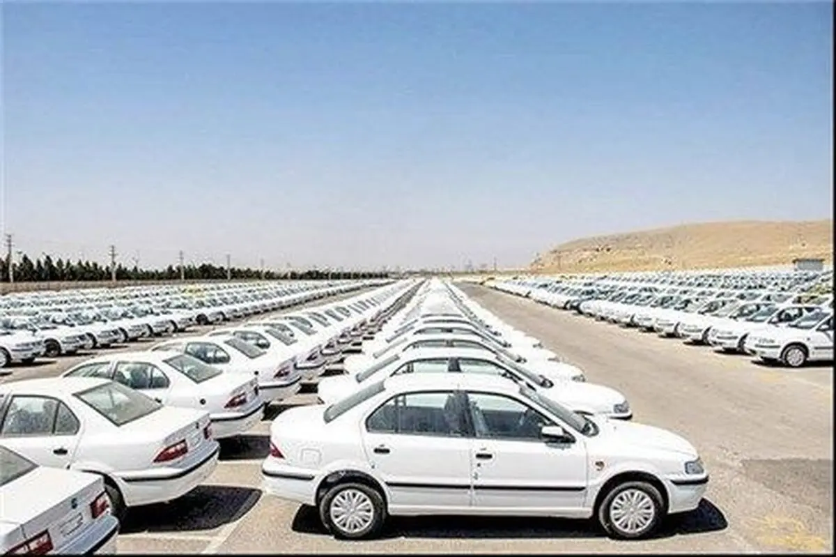 دولت در سال جدید اشتباه قبلی خود را تکرار نکند/خودروسازی از انحصار دولت خارج شود