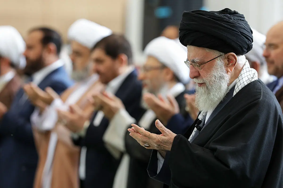 Supreme Leader leads Eid al-Fitr prayers in Tehran