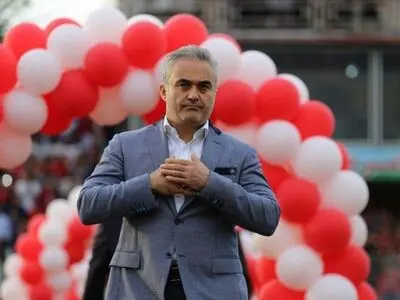 صنیعی‌فر: مهاجری با قدرت به کارش ادامه می‌دهد / نباید فقط به حضور در لیگ برتر قانع باشیم