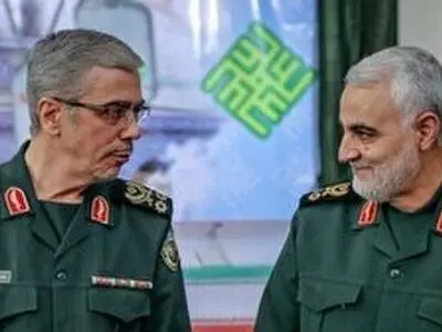 قابی از شهید باقری در کنار شهید زاهدی و شهید سلیمانی