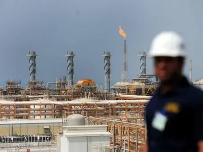 Iran starts extracting oil from South Pars field 