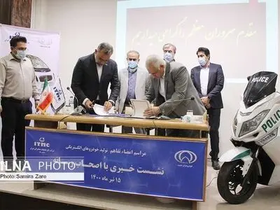  اکسیژن، اولین خودروی الکتریکی ملی رونمایی می شود/  تولید موتورسیکلت الکتریکی نیمه دوم سال آینده