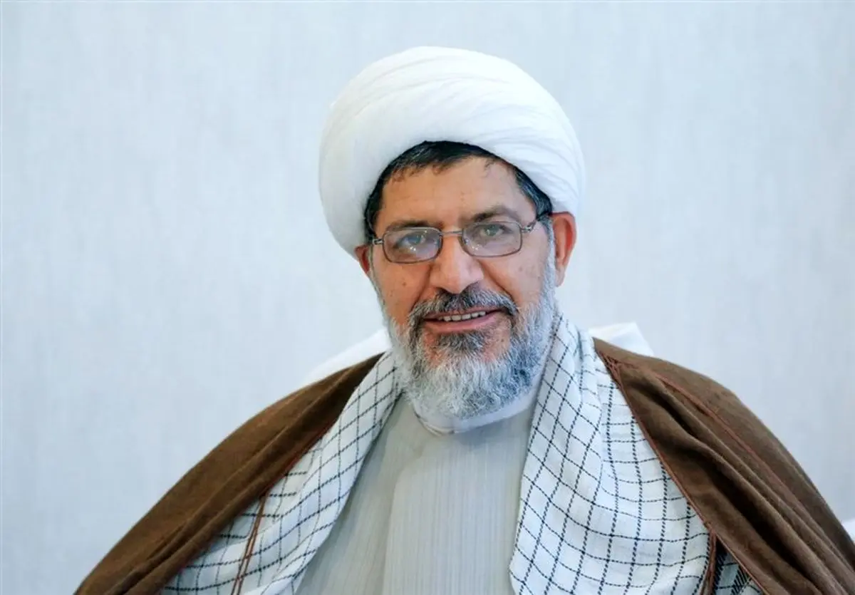 انسانِ شهادت طلب، هرگز میدان را برای دشمن خالی نمیکند